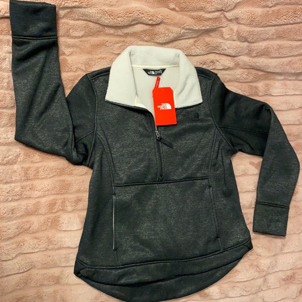 The North Face Women’s Half Zip Sweater